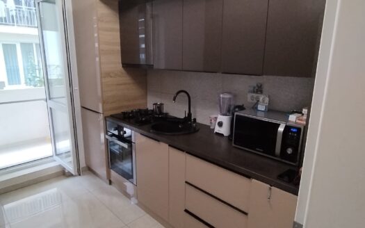 APARTAMENT – 3 camere + curte = 180 mp la 132.500 Euro
