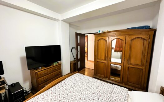 2 camere + loc parcare + curte *la 8 minute de METROU